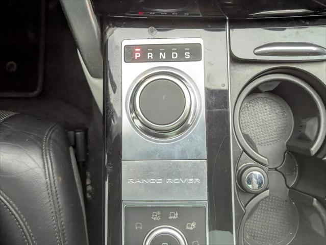 Photo of 2016 White Land Rover Range Rover