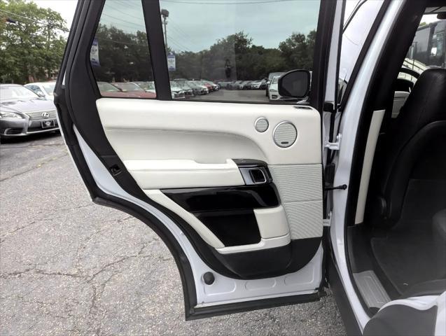 Photo of 2016 White Land Rover Range Rover