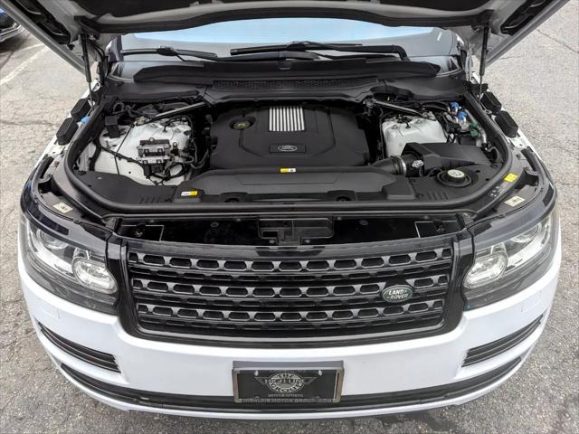 Photo of 2016 White Land Rover Range Rover