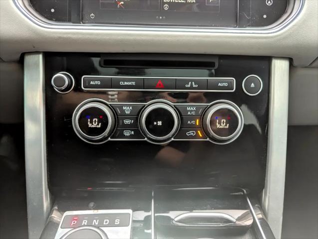 Photo of 2016 White Land Rover Range Rover