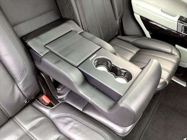 Photo of 2016 White Land Rover Range Rover