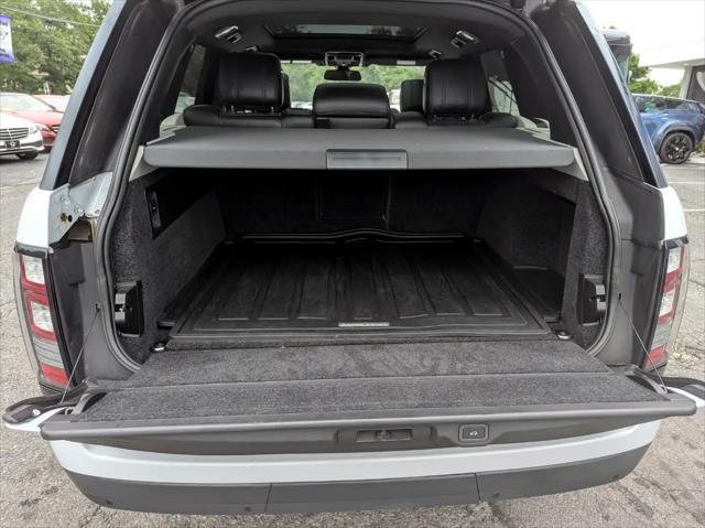 Photo of 2016 White Land Rover Range Rover