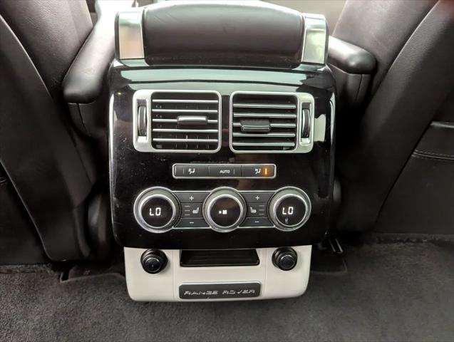 Photo of 2016 White Land Rover Range Rover