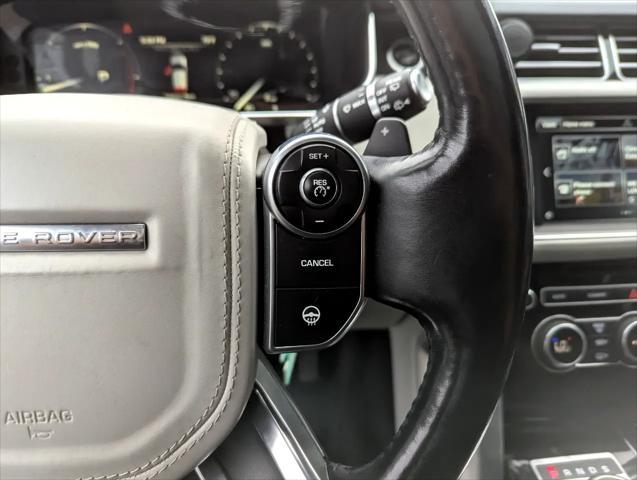 Photo of 2016 White Land Rover Range Rover