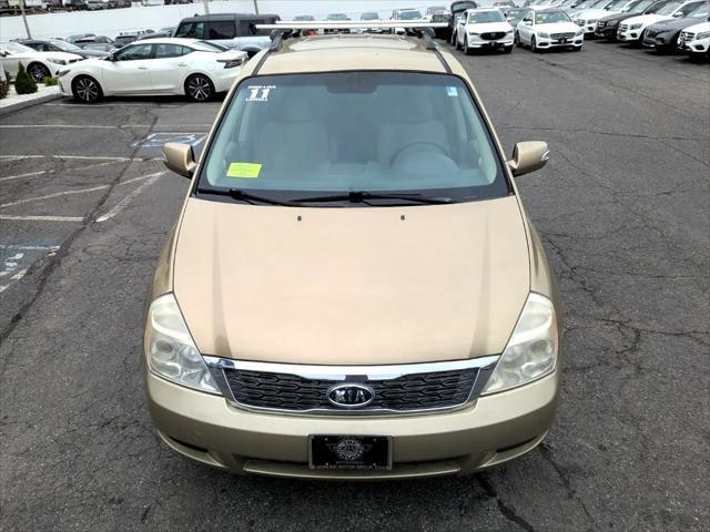 Photo of 2011 Gold Kia Sedona