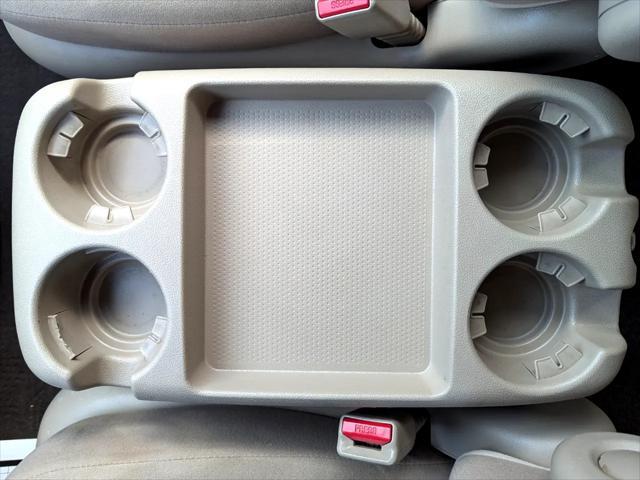 Photo of 2011 Gold Kia Sedona