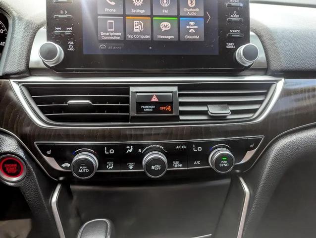 Photo of 2018 Lunar Silver Metallic Honda Accord