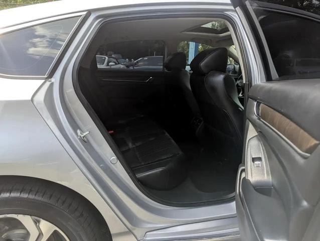 Photo of 2018 Lunar Silver Metallic Honda Accord