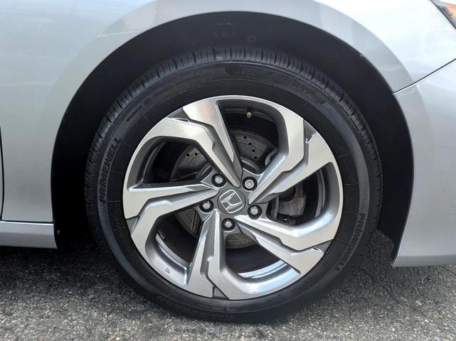 Photo of 2018 Lunar Silver Metallic Honda Accord