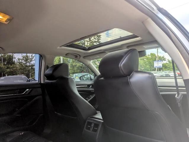 Photo of 2018 Lunar Silver Metallic Honda Accord