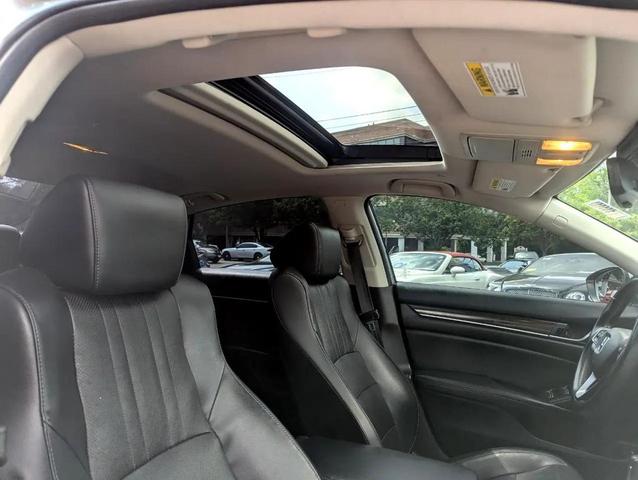 Photo of 2018 Lunar Silver Metallic Honda Accord
