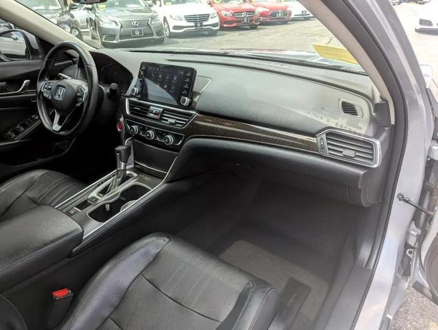 Photo of 2018 Lunar Silver Metallic Honda Accord