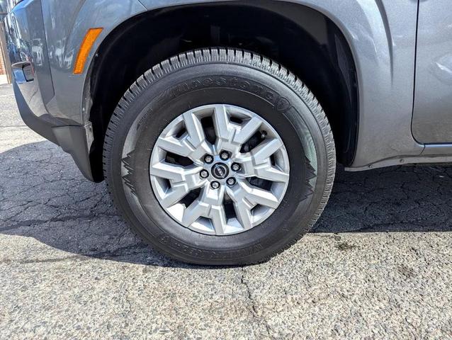 Photo of 2023 Gun Metallic Nissan Frontier