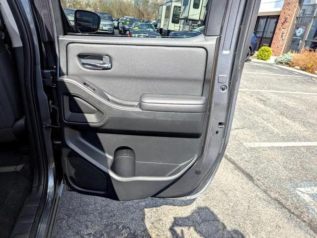 Photo of 2023 Gun Metallic Nissan Frontier