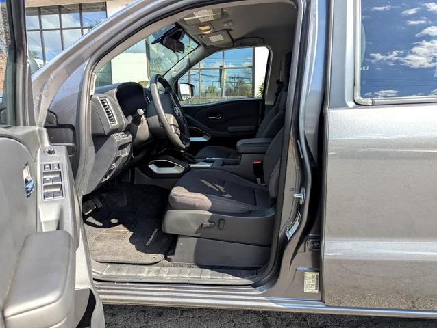 Photo of 2023 Gun Metallic Nissan Frontier