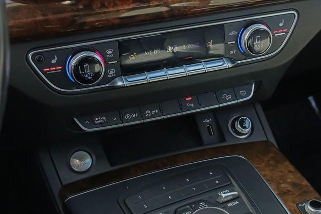 Photo of 2018 Utopia Blue Metallic Audi Q5