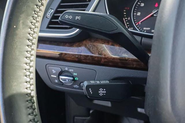 Photo of 2018 Utopia Blue Metallic Audi Q5
