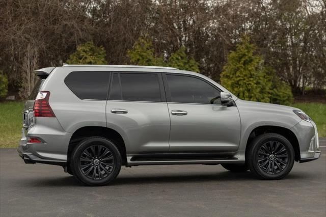 Photo of 2022 Atomic Silver Lexus GX 460