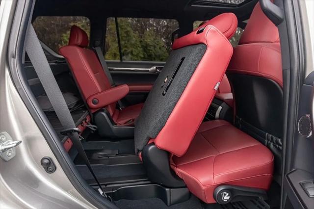 Photo of 2022 Atomic Silver Lexus GX 460