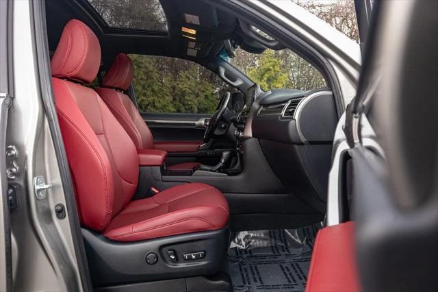 Photo of 2022 Atomic Silver Lexus GX 460