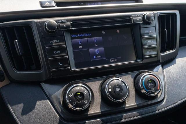 Photo of 2015 Classic Silver Metallic Toyota RAV4