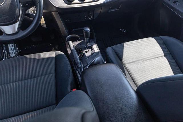 Photo of 2015 Classic Silver Metallic Toyota RAV4