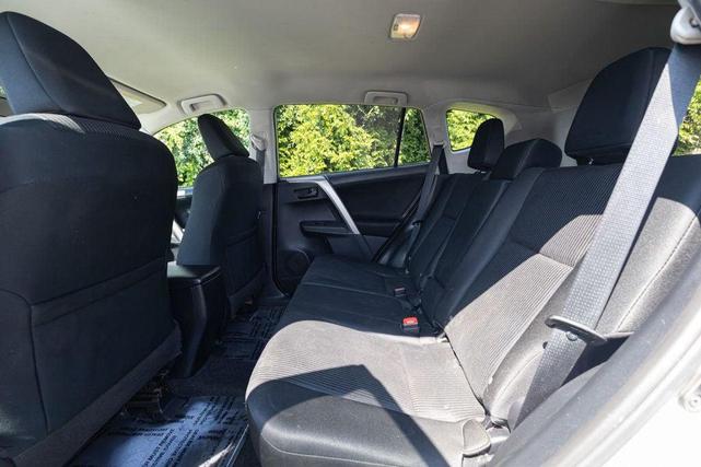 Photo of 2015 Classic Silver Metallic Toyota RAV4