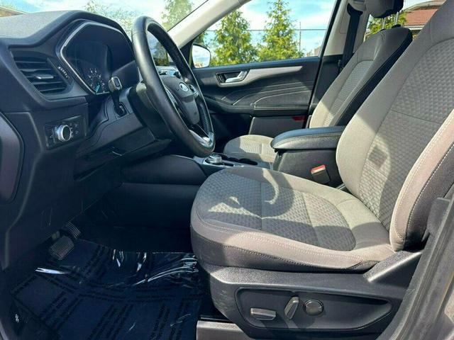 Photo of 2021 Carbonized Gray Metallic Ford Escape