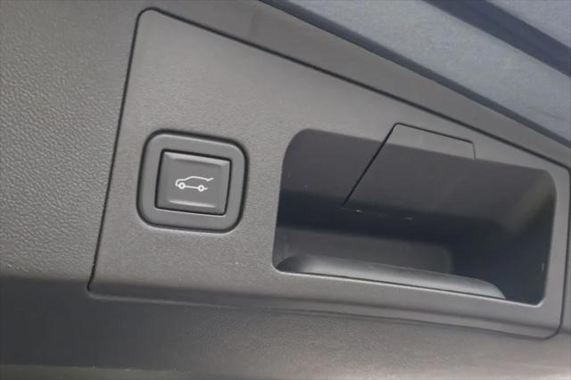 Photo of 2021 Shadow Metallic Cadillac XT5