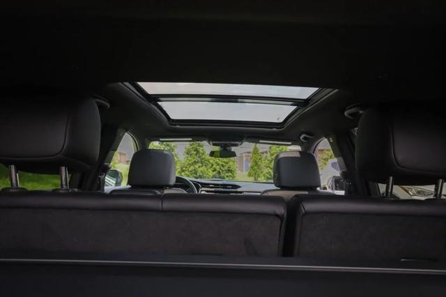 Photo of 2021 Shadow Metallic Cadillac XT5