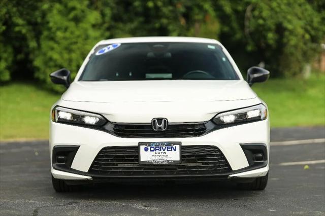 Photo of 2022 Platinum White Pearl Honda Civic