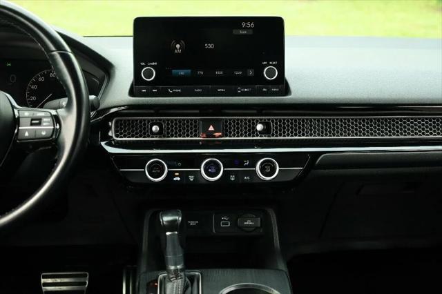 Photo of 2022 Platinum White Pearl Honda Civic