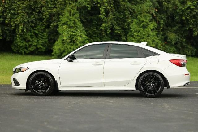 Photo of 2022 Platinum White Pearl Honda Civic