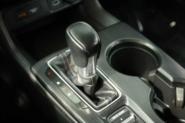 Photo of 2022 Platinum White Pearl Honda Civic