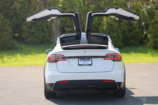 Photo of 2023 Pearl White Multi-Coat Tesla Model X