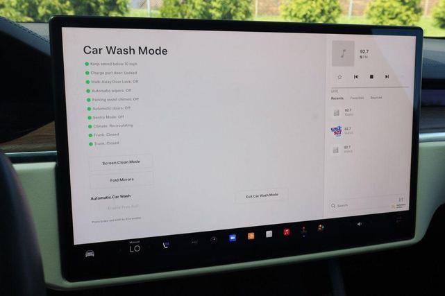 Photo of 2023 Pearl White Multi-Coat Tesla Model X