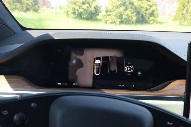 Photo of 2023 Pearl White Multi-Coat Tesla Model X