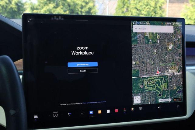 Photo of 2023 Pearl White Multi-Coat Tesla Model X