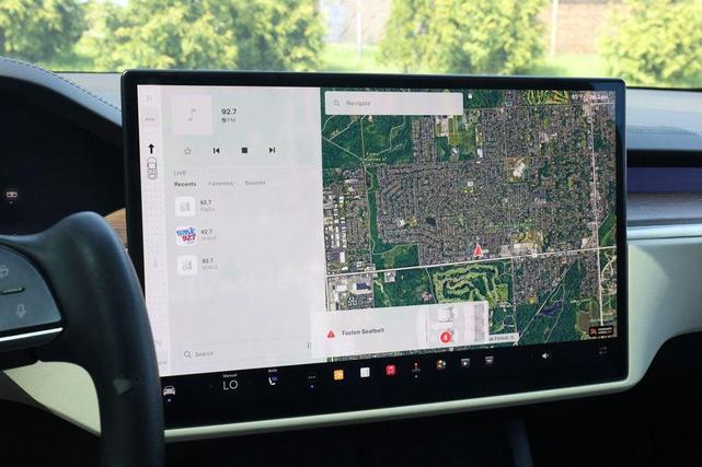 Photo of 2023 Pearl White Multi-Coat Tesla Model X