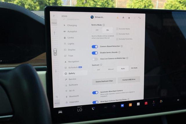 Photo of 2023 Pearl White Multi-Coat Tesla Model X