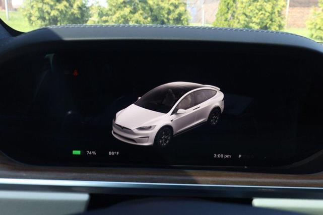 Photo of 2023 Pearl White Multi-Coat Tesla Model X