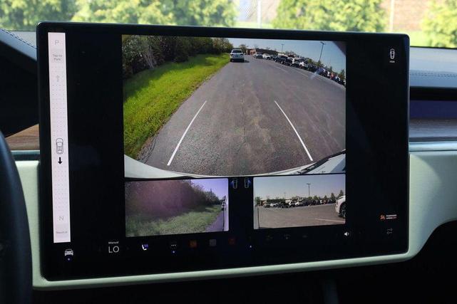 Photo of 2023 Pearl White Multi-Coat Tesla Model X