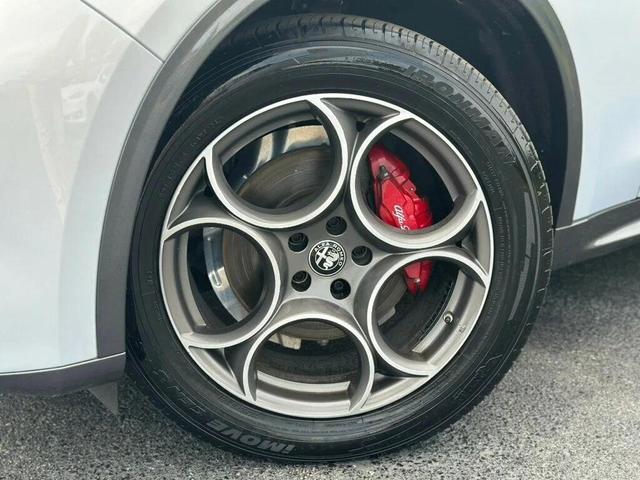 Photo of 2022 Moonlight Gray Metallic Alfa Romeo Stelvio