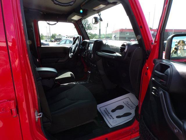 Photo of 2016 Firecracker Red Clearcoat Jeep Wrangler Unlimited