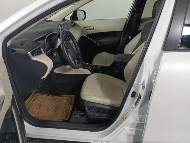 Photo of 2023 White Toyota Corolla Cross