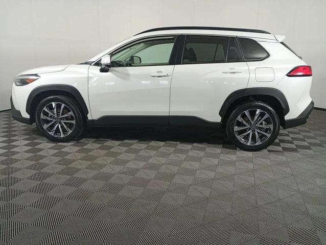 Photo of 2023 White Toyota Corolla Cross