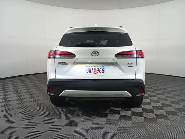 Photo of 2023 White Toyota Corolla Cross