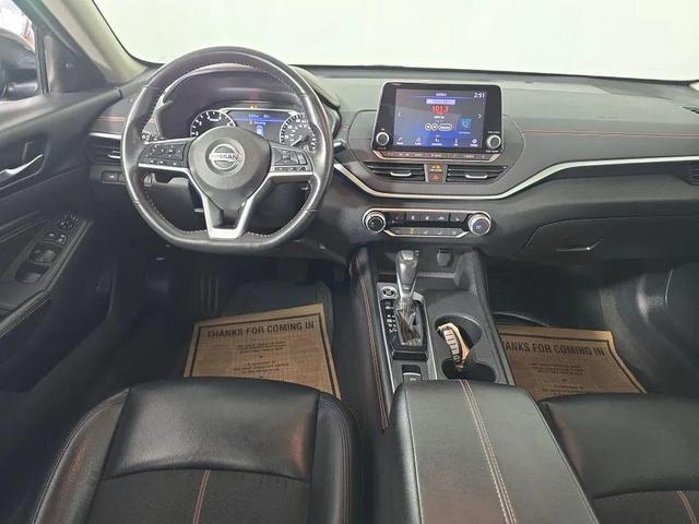 Photo of 2022 Super Black Nissan Altima