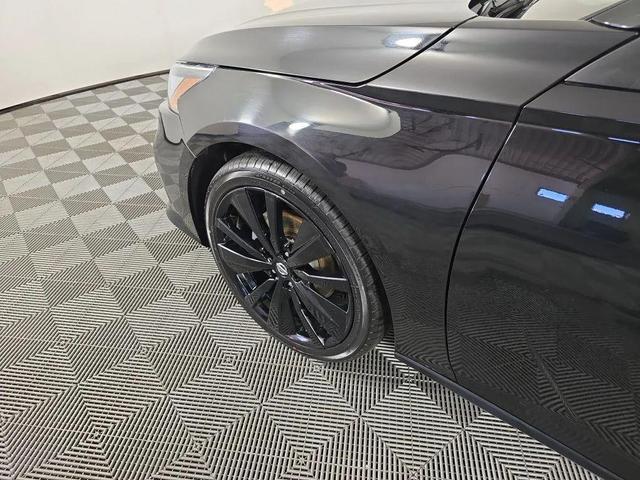 Photo of 2022 Super Black Nissan Altima