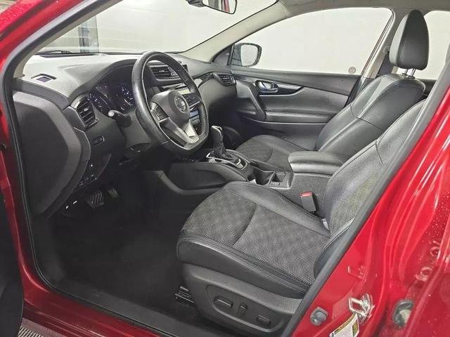 Photo of 2022 Scarlet Ember Pearl Metallic Nissan Rogue Sport